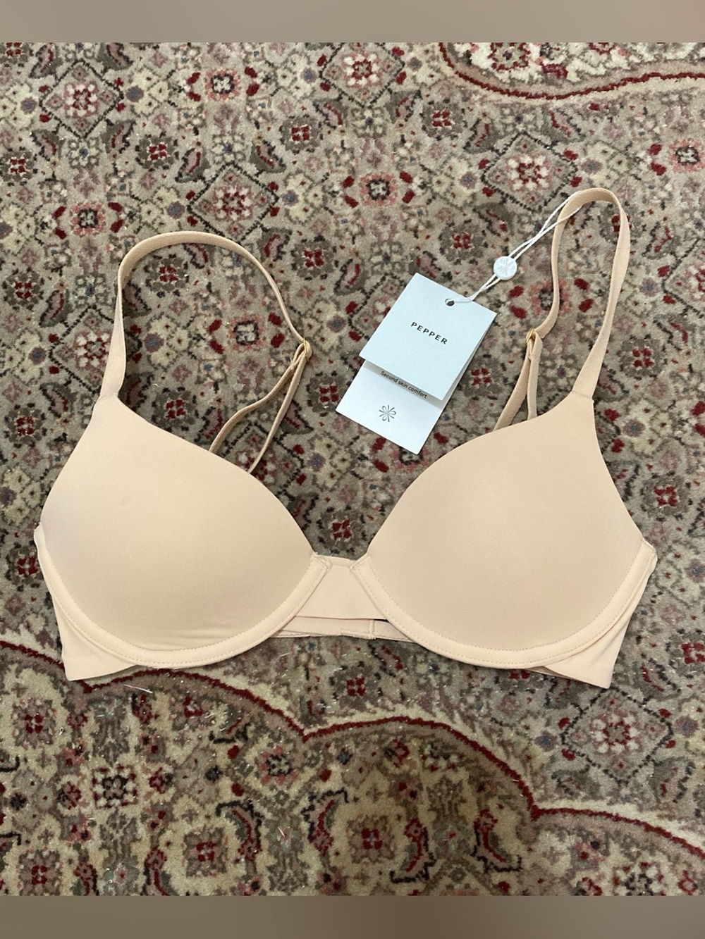 Pepper simply smooth t-shirt bra
Color: buff (nude)
Size: 30B
New with tags
